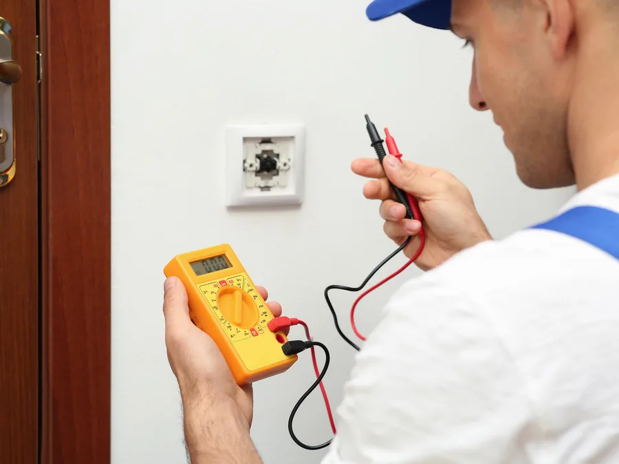 Recherche de panne par un électricien à Paris